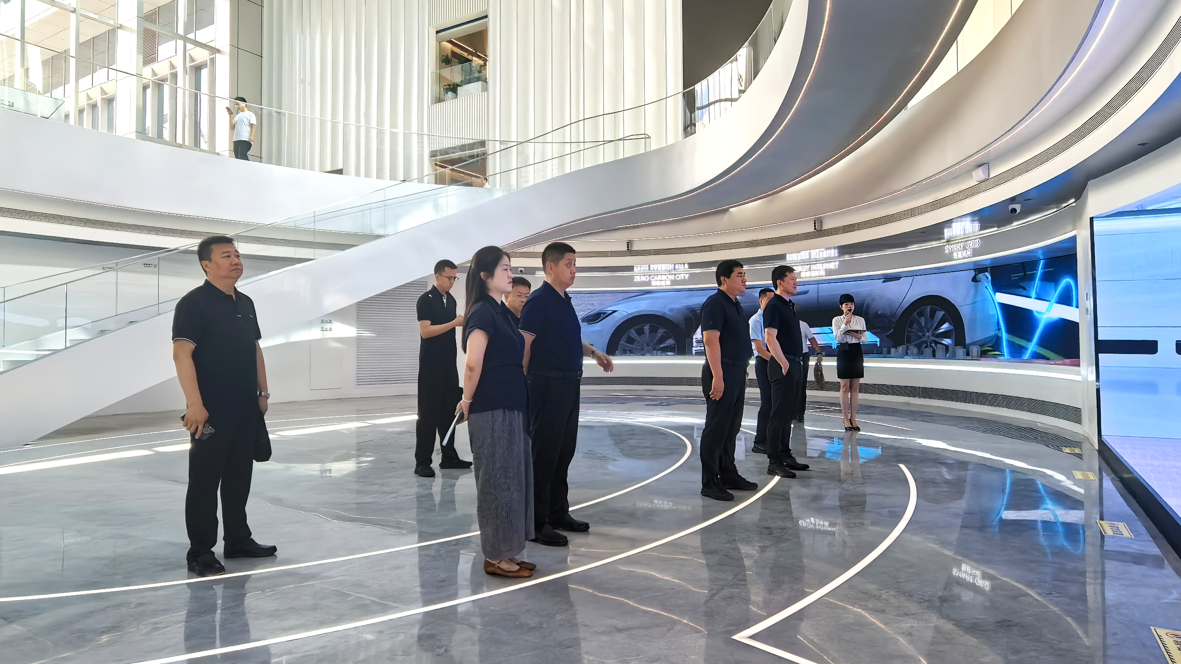 赤峰市委副书记陈占英一行赴壹号娱乐科技考察交流